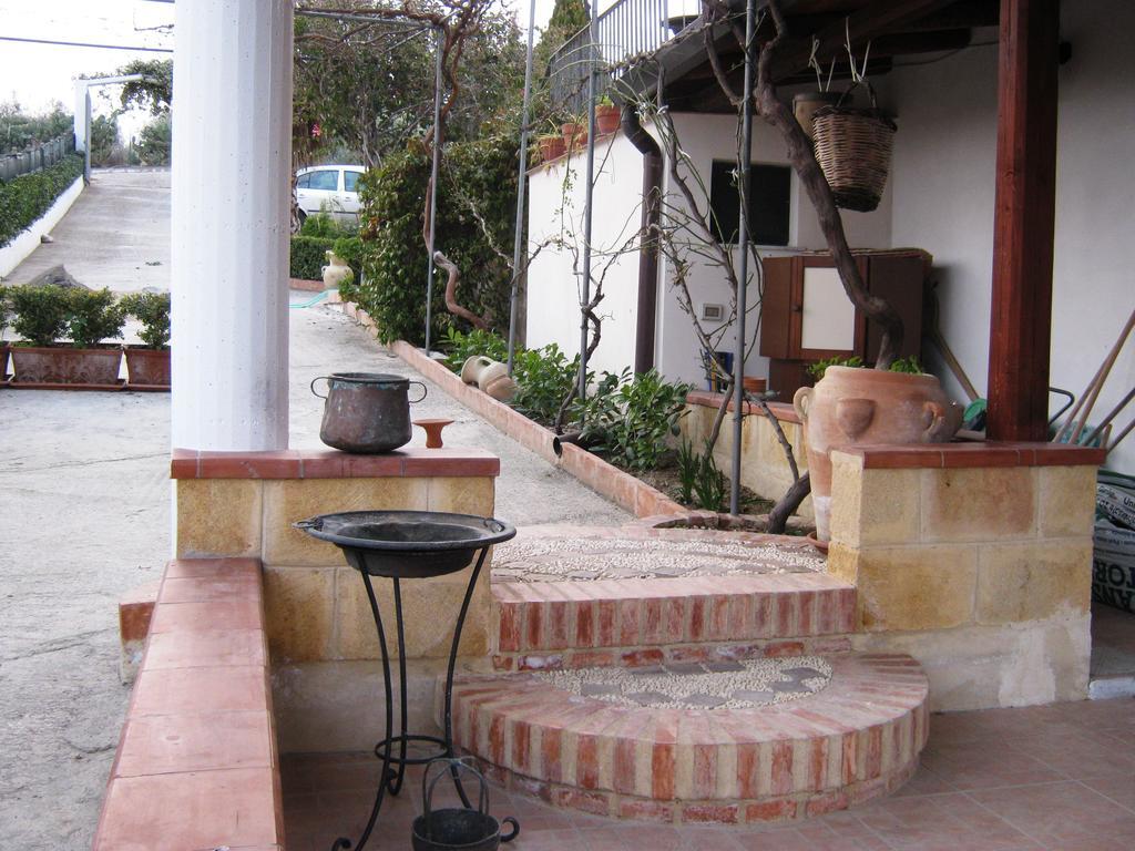 B&B La Casa Dell'Artista Assoro 外观 照片