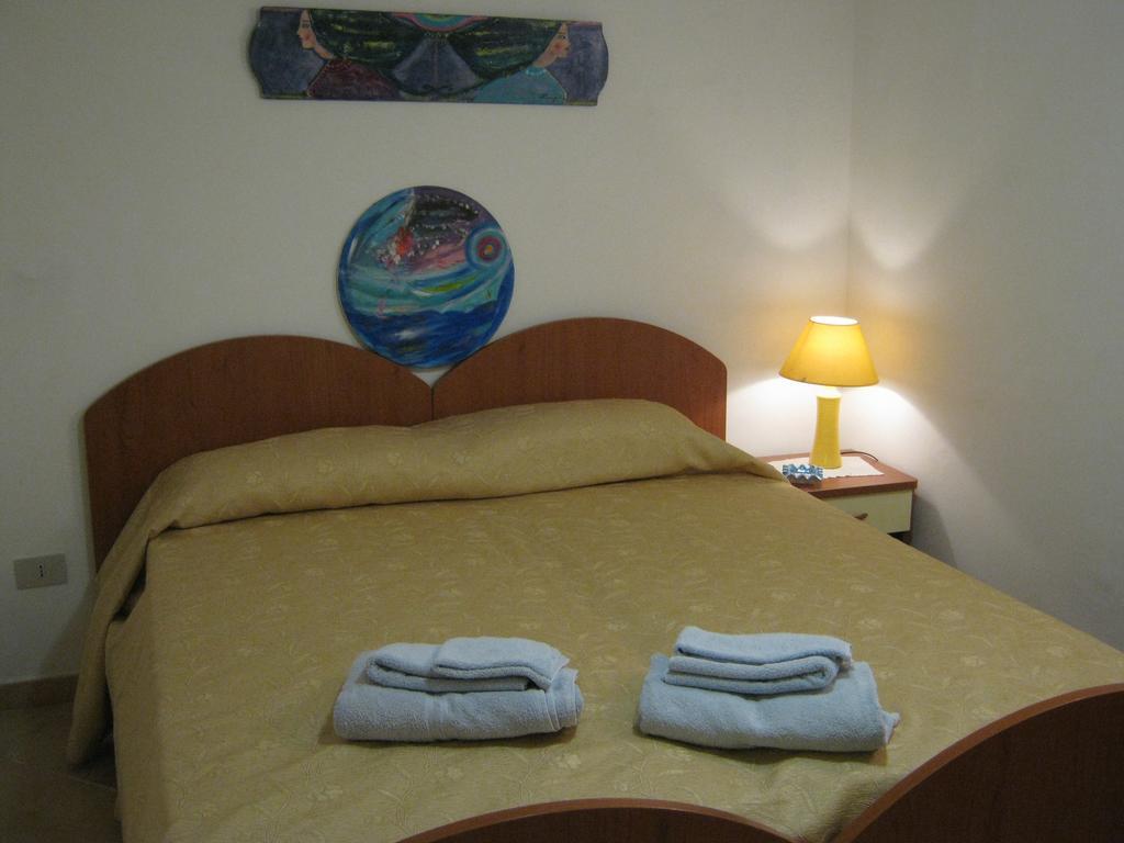 B&B La Casa Dell'Artista Assoro 外观 照片